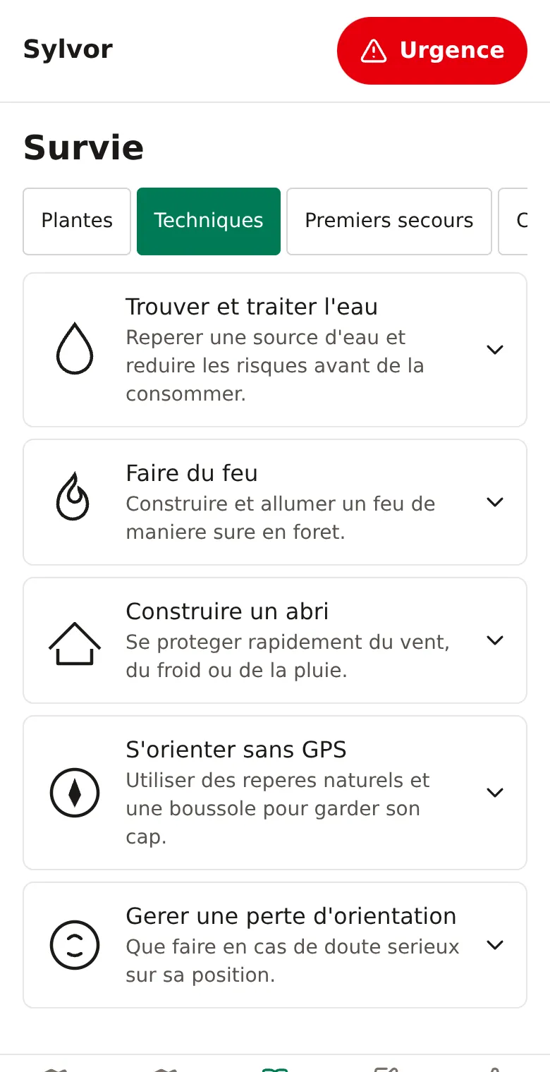 Écran Survie, onglet Techniques : cinq fiches dépliables (trouver et traiter l'eau, faire du feu, construire un abri, s'orienter sans GPS, gérer une perte d'orientation).